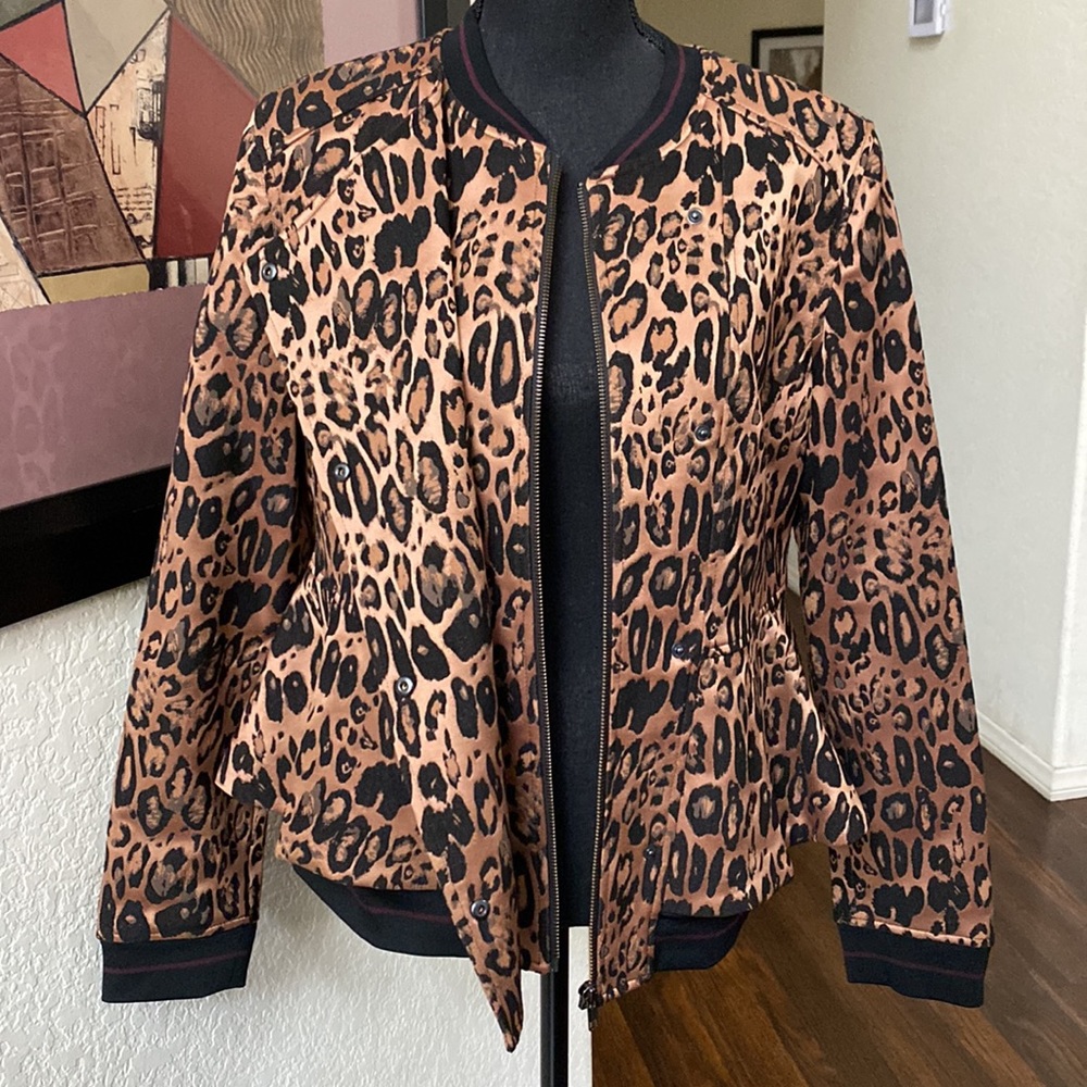 TROUVÉ Jacket - Picture 5 of 16